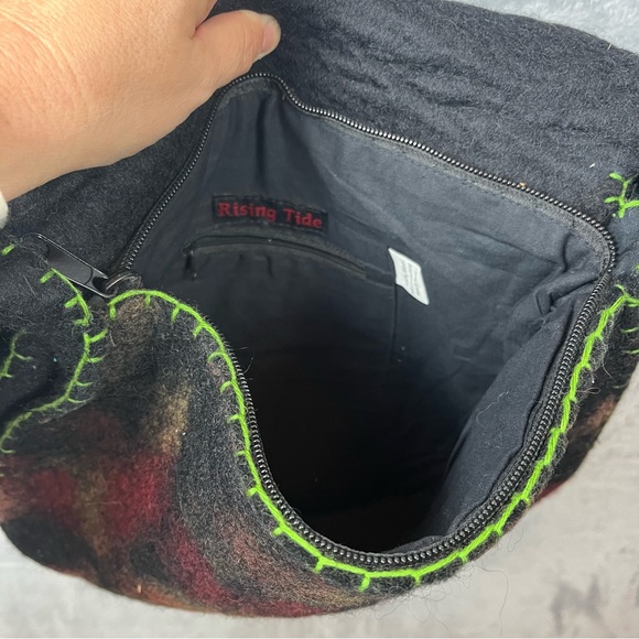 Rising Tide Floral Felted Wool Shoulder Bag Black Multicolor Handmade Nepal Boho - Picture 10 of 16